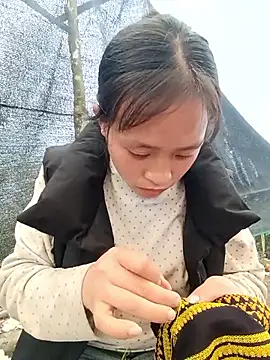 Snapshot of Hari-saka chatting on February 18, 9:27 am Hari-saka online show from February 18, 9:27 am