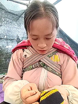 Snapshot of Hari-saka chatting on February 19, 2:40 am Hari-saka online show from February 19, 2:40 am