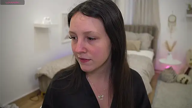 Snapshot of Miss_sindy11 chatting on February 28, 8:15 am Miss sindy11 online show from February 28, 8:15 am