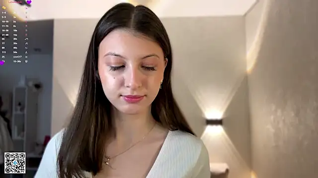 LouiseChavez online show from April 18, 2:10 pm