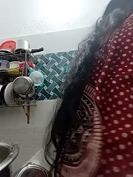 Snapshot of Hot-Tinaa chatting on May 6, 3:39 pm Hot-Tinaa online show from May 6, 3:39 pm