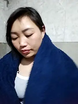 lia-coy online show from February 6, 11:30 pm