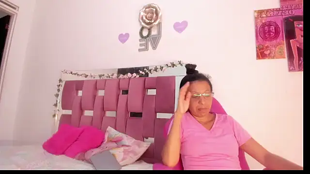 Livia Coxs online show from April 28, 8:47 pm