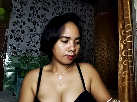 Snapshot of LoveSammantha24xxx chatting on April 21, 6:20 am LoveSammantha24xxx online show from April 21, 6:20 am