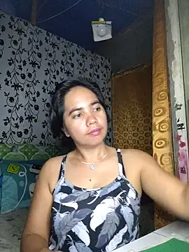 Snapshot of LoveSammantha24xxx chatting on May 18, 4:07 am LoveSammantha24xxx online show from May 18, 4:07 am