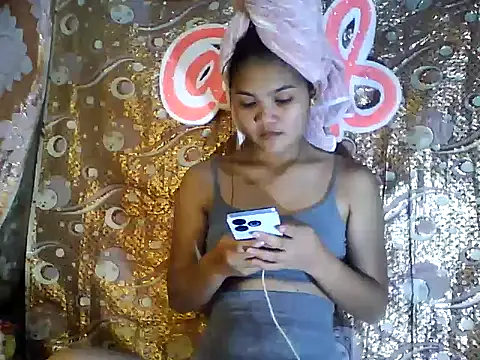 Snapshot of PinaySkinnyJust18 chatting on February 20, 8:16 am PinaySkinnyJust18 online show from February 20, 8:16 am