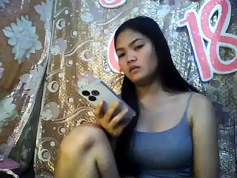 Snapshot of PinaySkinnyJust18 chatting on February 20, 11:49 pm PinaySkinnyJust18 online show from February 20, 11:49 pm