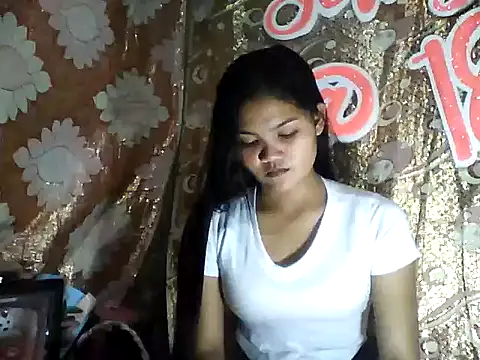 Snapshot of PinaySkinnyJust18 chatting on February 23, 9:28 am PinaySkinnyJust18 online show from February 23, 9:28 am