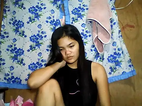 PinaySkinnyJust18 online show from June 2, 10:23 pm