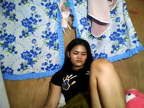 Snapshot of PinaySkinnyJust18 chatting on June 9, 9:54 am PinaySkinnyJust18 online show from June 9, 9:54 am