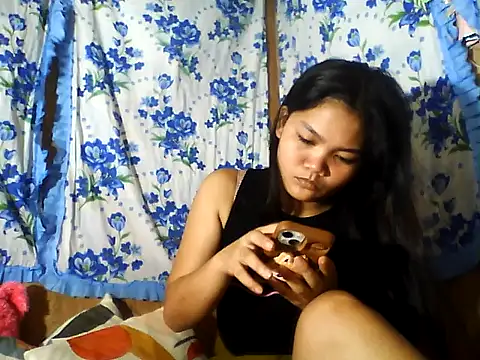 Snapshot of PinaySkinnyJust18 chatting on June 29, 10:21 pm PinaySkinnyJust18 online show from June 29, 10:21 pm