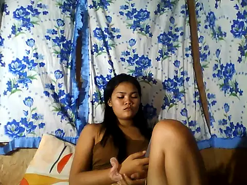 Snapshot of PinaySkinnyJust18 chatting on July 1, 10:42 pm PinaySkinnyJust18 online show from July 1, 10:42 pm