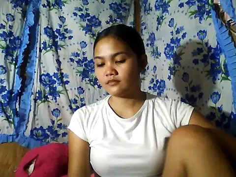 Snapshot of PinaySkinnyJust18 chatting on July 6, 9:50 am PinaySkinnyJust18 online show from July 6, 9:50 am