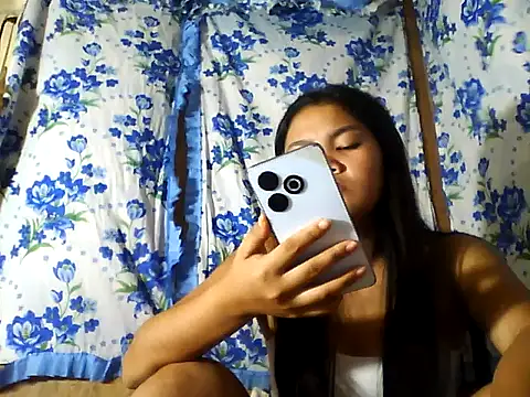Snapshot of PinaySkinnyJust18 chatting on July 8, 10:03 pm PinaySkinnyJust18 online show from July 8, 10:03 pm