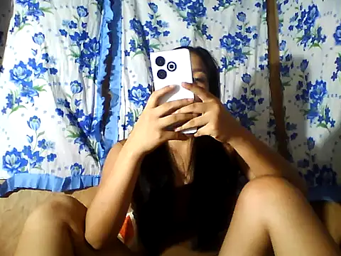 Snapshot of PinaySkinnyJust18 chatting on July 9, 10:19 am PinaySkinnyJust18 online show from July 9, 10:19 am