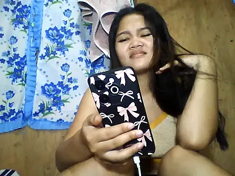 Snapshot of PinaySkinnyJust18 chatting on July 15, 10:48 pm PinaySkinnyJust18 online show from July 15, 10:48 pm