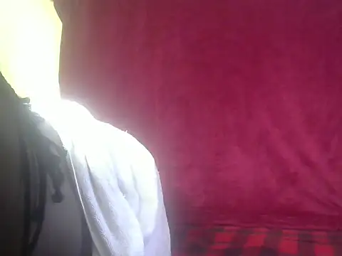 LowKeyWild  online show from March 12, 6:19 am