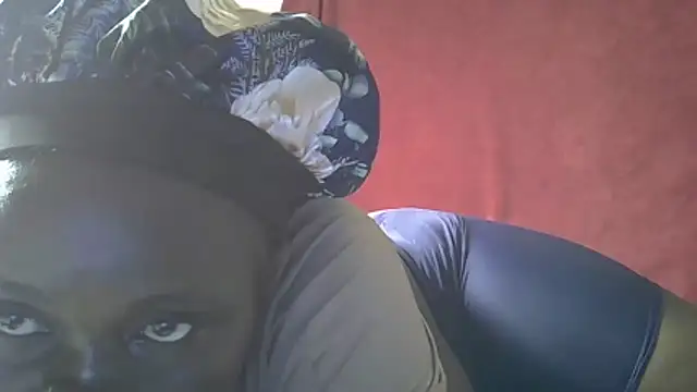 LowKeyWild  online show from April 13, 7:08 pm