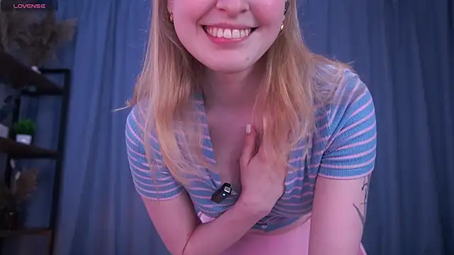 LanaRoxxy online show from April 2, 12:36 pm