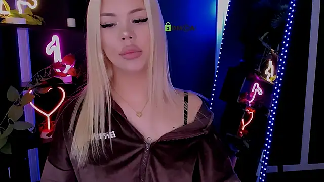 Snapshot of alexa_bonni chatting on April 28, 11:15 am alexa bonni online show from April 28, 11:15 am