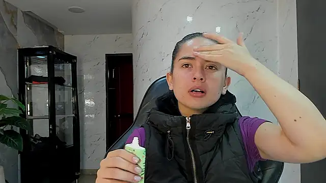 Snapshot of Qetsyah_tf chatting on February 7, 2:10 pm Qetsyah tf online show from February 7, 2:10 pm