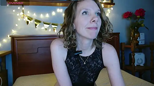 Snapshot of Daisy_Lovely chatting on February 26, 6:23 am Daisy Lovely online show from February 26, 6:23 am