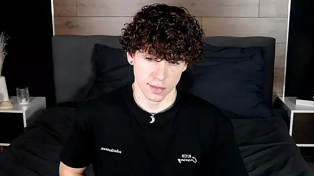 Snapshot of TylerGibson chatting on February 6, 4:10 pm TylerGibson online show from February 6, 4:10 pm