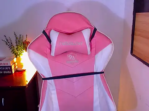 SeducingMonica online show from February 17, 11:55 pm