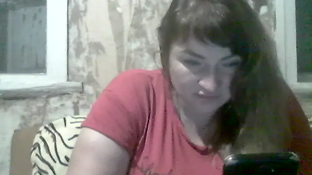 Snapshot of AllinaKis chatting on June 13, 9:24 pm AllinaKis online show from June 13, 9:24 pm