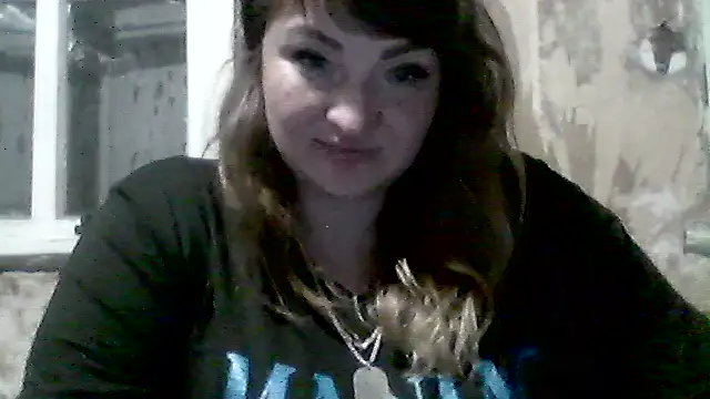 Snapshot of AllinaKis chatting on June 24, 8:52 pm AllinaKis online show from June 24, 8:52 pm
