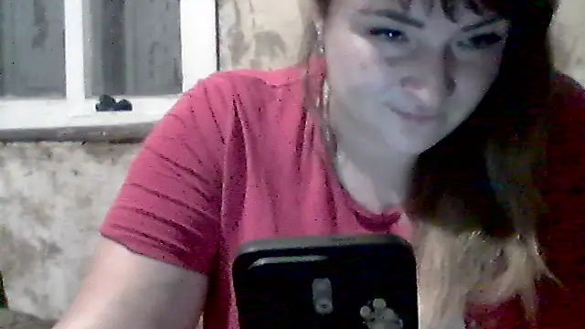 Snapshot of AllinaKis chatting on June 28, 12:44 pm AllinaKis online show from June 28, 12:44 pm