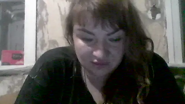 Snapshot of AllinaKis chatting on August 5, 6:55 pm AllinaKis online show from August 5, 6:55 pm