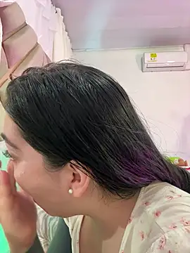 Snapshot of KathiaJenner chatting on March 1, 10:39 am KathiaJenner online show from March 1, 10:39 am