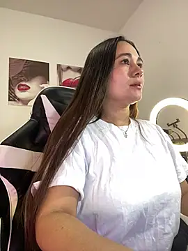 Snapshot of saray_mendozaa chatting on June 7, 8:01 pm saray mendozaa online show from June 7, 8:01 pm
