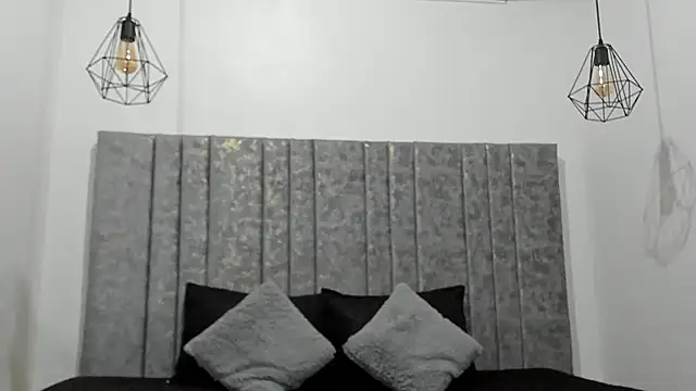 Snapshot of Calvin_Hunter chatting on February 18, 11:01 pm Calvin Hunter online show from February 18, 11:01 pm