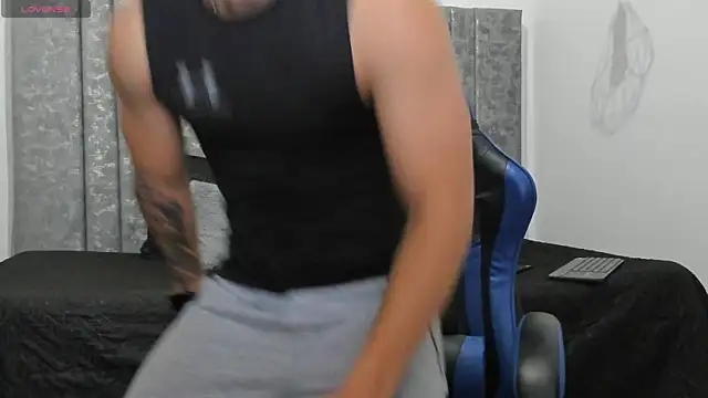 Calvin Hunter online show from April 11, 1:10 am