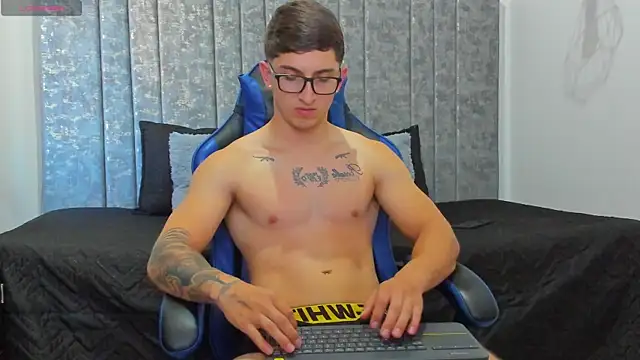 Calvin Hunter online show from April 12, 10:04 pm