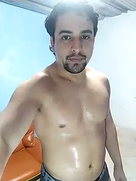 Snapshot of AxelWhitte chatting on February 9, 6:23 pm AxelWhitte online show from February 9, 6:23 pm