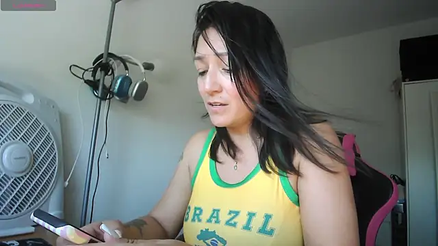 Snapshot of Yulian_Milf chatting on June 25, 2:54 pm Yulian Milf online show from June 25, 2:54 pm
