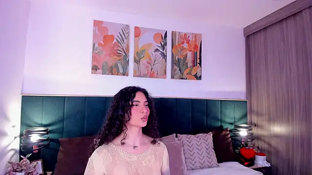 Snapshot of IrinaBlanc chatting on June 19, 2:49 am IrinaBlanc online show from June 19, 2:49 am