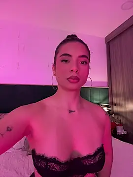 Snapshot of IrinaBlanc chatting on July 20, 10:34 pm IrinaBlanc online show from July 20, 10:34 pm