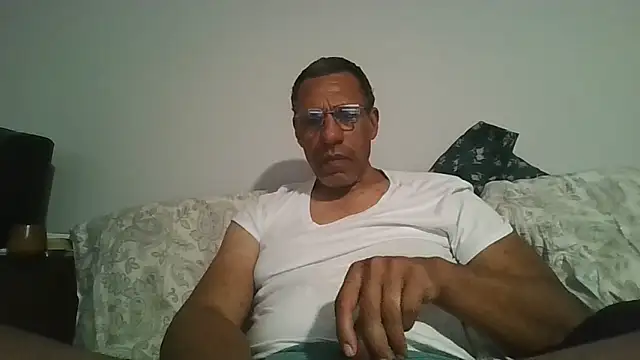 Snapshot of swimmer2496 chatting on February 18, 8:10 am swimmer2496 online show from February 18, 8:10 am