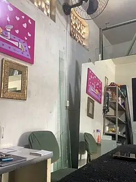 Snapshot of Mikealemao chatting on April 8, 1:00 pm Mikealemao online show from April 8, 1:00 pm