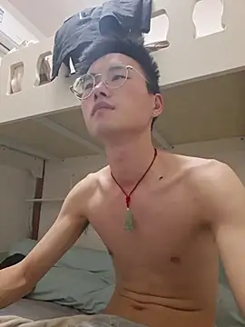 Snapshot of Aint686 chatting on March 14, 8:58 pm Aint686 online show from March 14, 8:58 pm