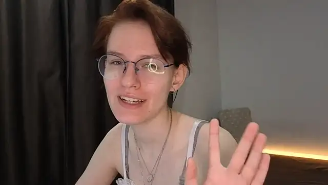 Snapshot of PetralPrime chatting on June 8, 5:13 pm PetralPrime online show from June 8, 5:13 pm