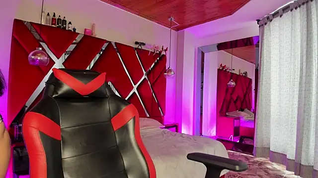 Lucia 24x online show from March 20, 1:16 pm