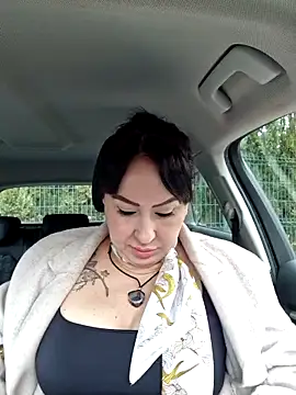 Snapshot of Starletx chatting on February 19, 10:33 am Starletx online show from February 19, 10:33 am