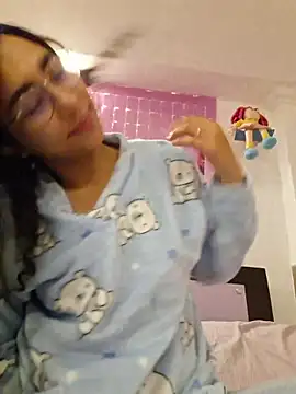 Snapshot of scarlett25__ chatting on February 9, 4:16 am scarlett25 online show from February 9, 4:16 am