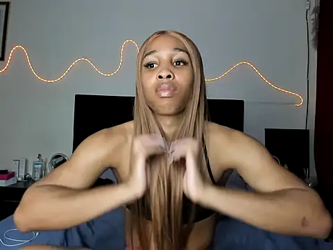 Snapshot of YourDreamReal chatting on February 20, 1:35 am YourDreamReal online show from February 20, 1:35 am