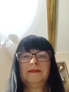 Snapshot of AliceSwan57 chatting on February 12, 5:24 am AliceSwan57 online show from February 12, 5:24 am